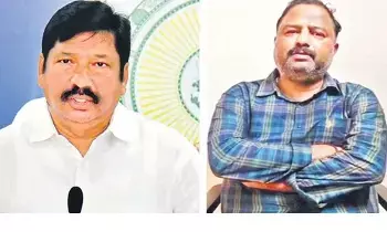 నకిలీ మద్య కేసు: జోగి రమేష్కు దగ్గరలో ఉచ్చు.. ఆధారాలు బయటపడ్డాయి! నకిలీ మద్య కేసు: జోగి రమేష్కు దగ్గరలో ఉచ్చు.. ఆధారాలు బయటపడ్డాయి!