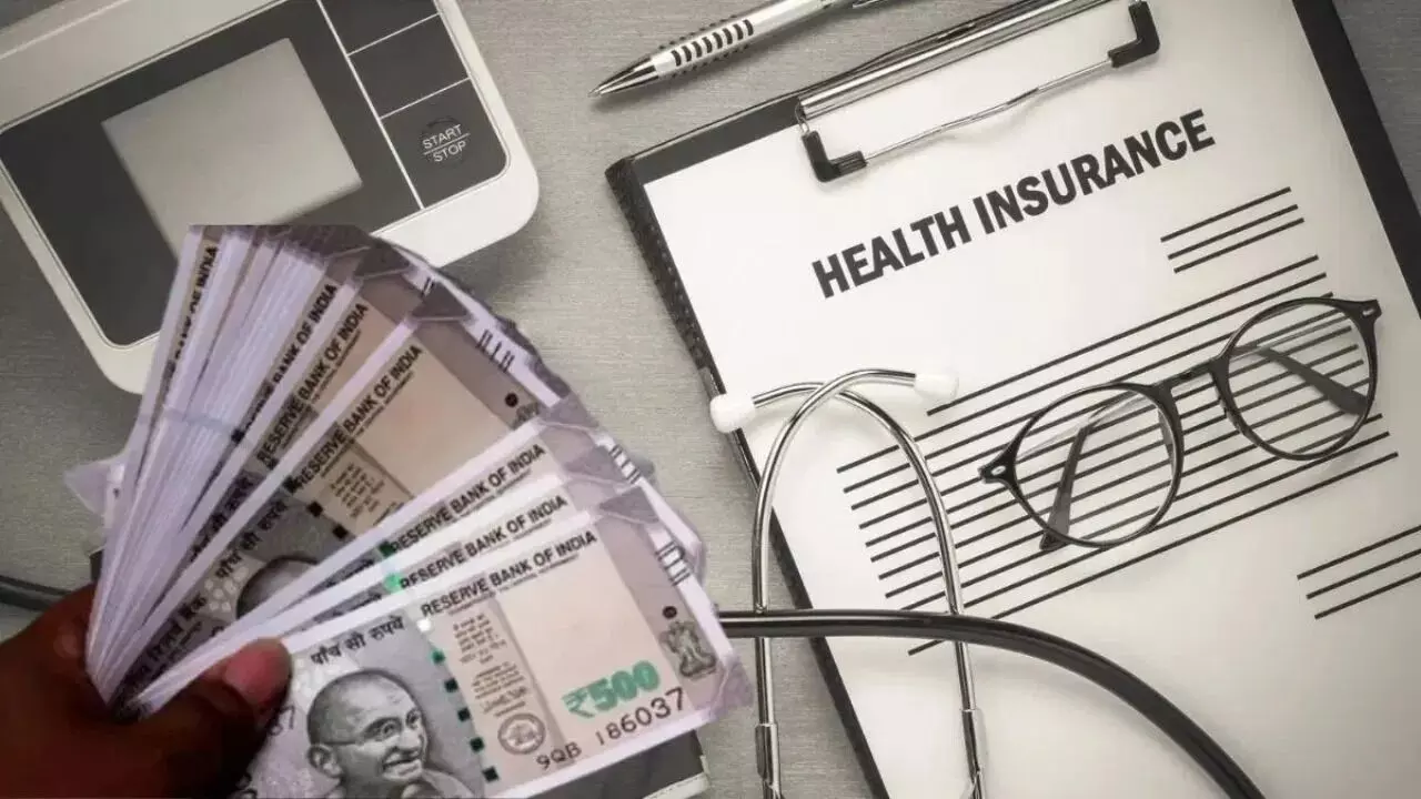 Health Insurance : హెల్త్ ఇన్సూరెన్స్ పాలసీదారులకు ఊరట.. ఆసుపత్రుల రేట్లపై ప్రభుత్వం ఏం చెప్పిందంటే ? Health Insurance : హెల్త్ ఇన్సూరెన్స్ పాలసీదారులకు ఊరట.. ఆసుపత్రుల రేట్లపై ప్రభుత్వం ఏం చెప్పిందంటే ?