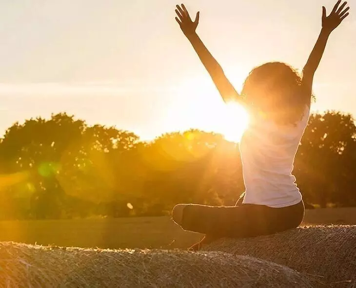 Sunlight: ఆరోగ్యానికి వరం సూర్యరశ్మి: విటమిన్ డి తో పాటు ఎన్నో లాభాలు! Sunlight: ఆరోగ్యానికి వరం సూర్యరశ్మి: విటమిన్ డి తో పాటు ఎన్నో లాభాలు!