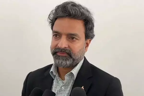 IPL Chairman Arun Dhumal: రోహిత్, కోహ్లీ ఎక్కడికీ వెళ్లరు.. 2027 ప్రపంచకప్ వరకూ ఆడతారు: ఐపీఎల్ ఛైర్మన్ అరుణ్ ధుమాల్ IPL Chairman Arun Dhumal: రోహిత్, కోహ్లీ ఎక్కడికీ వెళ్లరు.. 2027 ప్రపంచకప్ వరకూ ఆడతారు: ఐపీఎల్ ఛైర్మన్ అరుణ్ ధుమాల్