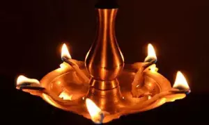 The Wick After Extinguishing a Lamp at Home: ఇంట్లో వెలిగించిన దీపం వత్తిని ఏం చేయాలి..?