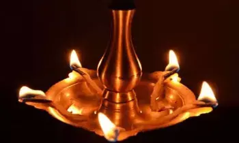 The Wick After Extinguishing a Lamp at Home: ఇంట్లో వెలిగించిన దీపం వత్తిని ఏం చేయాలి..? The Wick After Extinguishing a Lamp at Home: ఇంట్లో వెలిగించిన దీపం వత్తిని ఏం చేయాలి..?