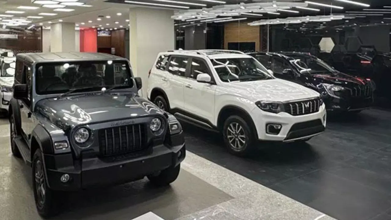 Car Sales : మహీంద్రా, టాటా మోటార్స్ సరికొత్త రికార్డు.. ఎస్యూవీ సేల్స్ జోరు Car Sales : మహీంద్రా, టాటా మోటార్స్ సరికొత్త రికార్డు.. ఎస్యూవీ సేల్స్ జోరు
