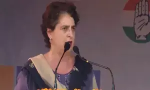 Priyanka Gandhi:  ప్రధాని మోడీ అనవసర అంశాలపైనే ప్రసంగాలు..  ప్రియాంక గాంధీ  ఎద్దేవా! Priyanka Gandhi:  ప్రధాని మోడీ అనవసర అంశాలపైనే ప్రసంగాలు..  ప్రియాంక గాంధీ  ఎద్దేవా!