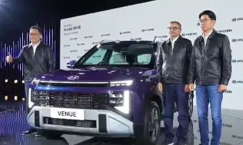 Hyundai Venue : రూ.7.90 లక్షలకే అదిరే ఫీచర్లు.. కంప్లీట్ గా మారిపోయిన హ్యుందాయ్ వెన్యూ Hyundai Venue : రూ.7.90 లక్షలకే అదిరే ఫీచర్లు.. కంప్లీట్ గా మారిపోయిన హ్యుందాయ్ వెన్యూ