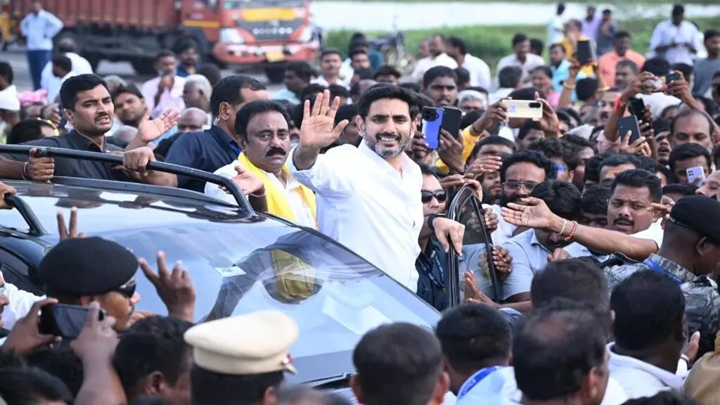 Minister Lokesh in Ongole: ప్రకాశం: ఒంగోలులో మంత్రి లోకేష్కు ఘనస్వాగతం పలికిన టీడీపీ కార్యకర్తలు Minister Lokesh in Ongole: ప్రకాశం: ఒంగోలులో మంత్రి లోకేష్కు ఘనస్వాగతం పలికిన టీడీపీ కార్యకర్తలు