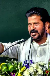 CM Revanth Reddy: రేవంత్‌రెడ్డి: హైదరాబాద్ అభివృద్ధిని అడ్డుకుంటున్న బ్యాడ్ బ్రదర్స్‌ !