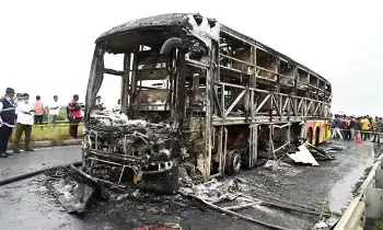 Kurnool Bus Tragedy: కర్నూలు బస్సు దుర్ఘటన: వేమూరి ట్రావెల్స్ యజమాని అరెస్టు.. రూ.10వేల పూచీకత్తుపై విడుదల Kurnool Bus Tragedy: కర్నూలు బస్సు దుర్ఘటన: వేమూరి ట్రావెల్స్ యజమాని అరెస్టు.. రూ.10వేల పూచీకత్తుపై విడుదల