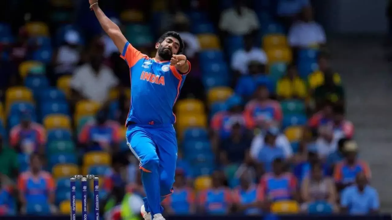 Jasprit Bumrah: అరుదైన రికార్డుకు అడుగు దూరంలో జస్ప్రీత్ బుమ్రా Jasprit Bumrah: అరుదైన రికార్డుకు అడుగు దూరంలో జస్ప్రీత్ బుమ్రా