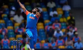 Jasprit Bumrah: అరుదైన రికార్డుకు అడుగు దూరంలో జస్ప్రీత్ బుమ్రా Jasprit Bumrah: అరుదైన రికార్డుకు అడుగు దూరంలో జస్ప్రీత్ బుమ్రా