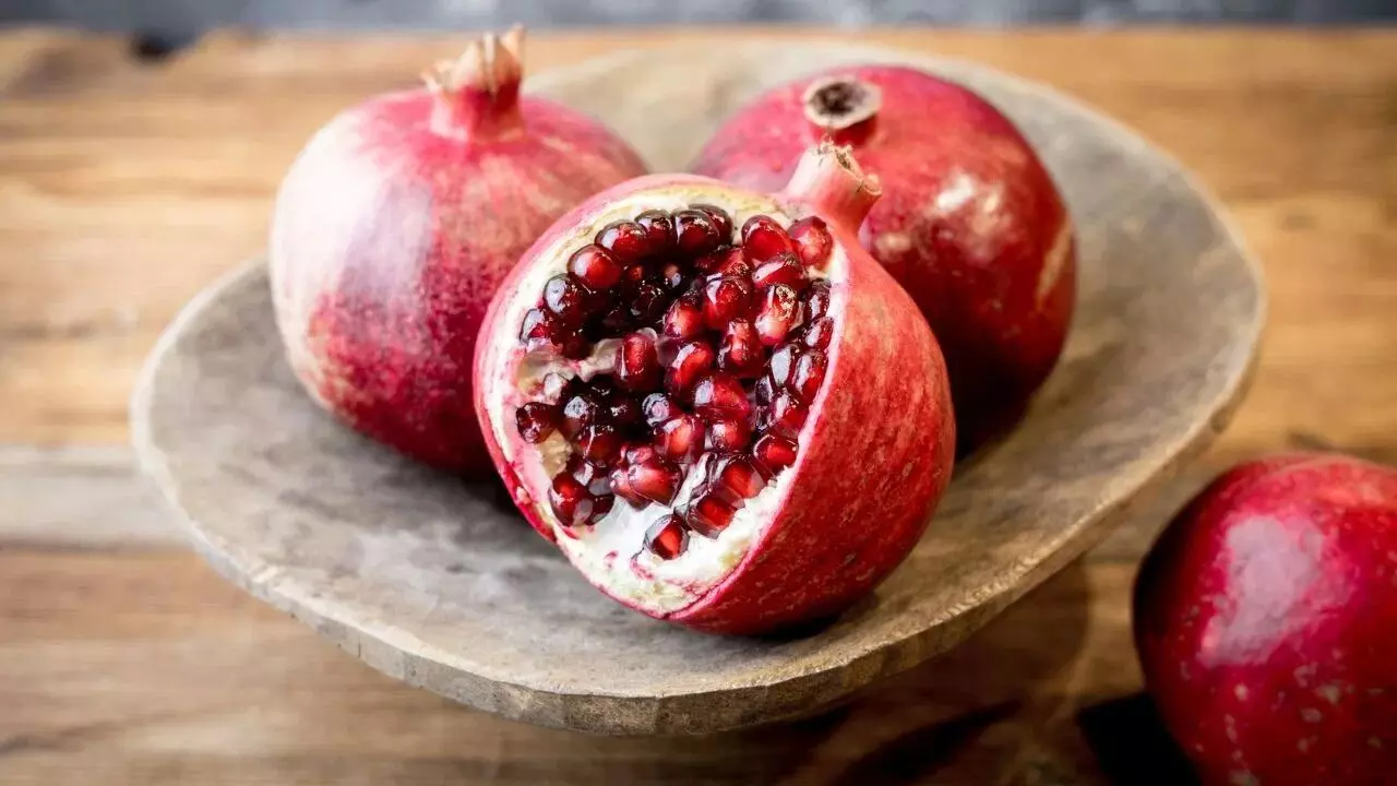 Pomegranate: పోషకాల పవర్‌హౌస్..ఏడు ఆరోగ్య సమస్యలకు అద్భుత ఔషధం ఈ పండు..