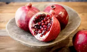 Pomegranate: పోషకాల పవర్‌హౌస్..ఏడు ఆరోగ్య సమస్యలకు అద్భుత ఔషధం ఈ పండు..