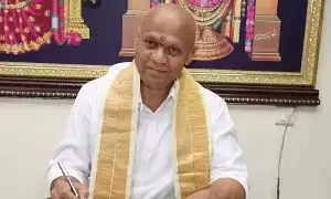 Tirumala Adulterated Ghee Case: తిరుమల కల్తీ నెయ్యి కేసు: మాజీ ఈవో ధర్మారెడ్డి సీట్ విచారణకు హాజరు Tirumala Adulterated Ghee Case: తిరుమల కల్తీ నెయ్యి కేసు: మాజీ ఈవో ధర్మారెడ్డి సీట్ విచారణకు హాజరు