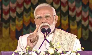 PM Modi Warns: ఢిల్లీ పేలుళ్లు: బాధ్యులను వదలను.. ఎవరైనా సరే! - భూటాన్లో ప్రధాని మోదీ హెచ్చరిక PM Modi Warns: ఢిల్లీ పేలుళ్లు: బాధ్యులను వదలను.. ఎవరైనా సరే! - భూటాన్లో ప్రధాని మోదీ హెచ్చరిక