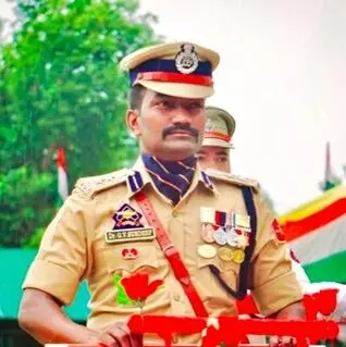 Telugu IPS Officer: జమ్మూ కాశ్మీర్ ఉగ్రకుట్ర భగ్నం వెనుక మాస్టర్ మైండ్... మన తెలుగు ఐపీఎస్ అధికారి!