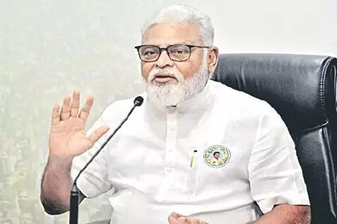 Case Filed Against Ambati Rambabu:  అంబటి రాంబాబుపై కేసు: పోలీసులను బెదిరించి, అనుమతి లేకుండా ర్యాలీ.. వైకాపా నేతలపై చర్యలు