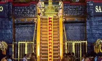 18 Holy Steps at Sabarimala: శబరిమల 18 మెట్లకు ఉన్న ప్రాముఖ్యత ఏంటి? 18 Holy Steps at Sabarimala: శబరిమల 18 మెట్లకు ఉన్న ప్రాముఖ్యత ఏంటి?