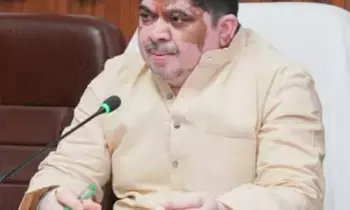 Minister Ponnam Prabhakar: పొన్నం ప్రభాకర్: ఆర్టీసీ ఆదాయం పెంచేందుకు కొత్త మార్గాలు.. డిపోల లాభాలు, డ్రైవర్ మానిటరింగ్పై దృష్టి Minister Ponnam Prabhakar: పొన్నం ప్రభాకర్: ఆర్టీసీ ఆదాయం పెంచేందుకు కొత్త మార్గాలు.. డిపోల లాభాలు, డ్రైవర్ మానిటరింగ్పై దృష్టి