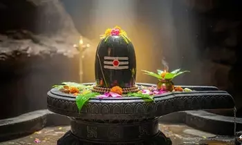 The Greatness of Lord Mahadeva: మహాదేవుని మహిమ: ఆలయ శివలింగానికి.. ఇంట్లో శివలింగానికి తేడాలు తెలుసా..? The Greatness of Lord Mahadeva: మహాదేవుని మహిమ: ఆలయ శివలింగానికి.. ఇంట్లో శివలింగానికి తేడాలు తెలుసా..?