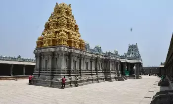 తెలంగాణలో మరో మూడు టీటీడీ ఆలయాలు: ఛైర్మన్ సంచలన ప్రకటన! తెలంగాణలో మరో మూడు టీటీడీ ఆలయాలు: ఛైర్మన్ సంచలన ప్రకటన!