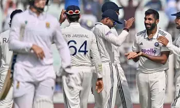 Safaris Collapse Completely: కుప్పకూలిన సఫారీలు: తొలి ఇన్నింగ్స్లో 159 పరుగులకే ఆలౌట్! Safaris Collapse Completely: కుప్పకూలిన సఫారీలు: తొలి ఇన్నింగ్స్లో 159 పరుగులకే ఆలౌట్!