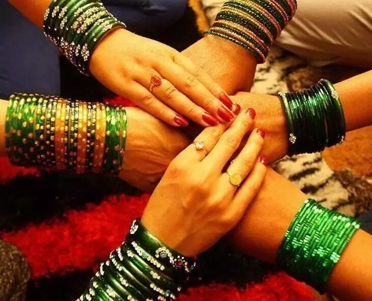 Women Wear Bangles: స్త్రీలు గాజులు ఎందుకు ధరించాలి?