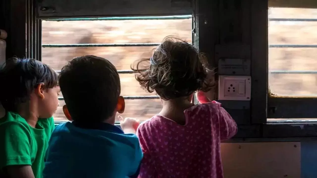 IRCTC Child Ticket Rules : రైలు ప్రయాణికులకు అలర్ట్.. పిల్లల టికెట్లలో రాయితీ ఉందా? లేక పూర్తి ధర కట్టాలా? IRCTC Child Ticket Rules : రైలు ప్రయాణికులకు అలర్ట్.. పిల్లల టికెట్లలో రాయితీ ఉందా? లేక పూర్తి ధర కట్టాలా?