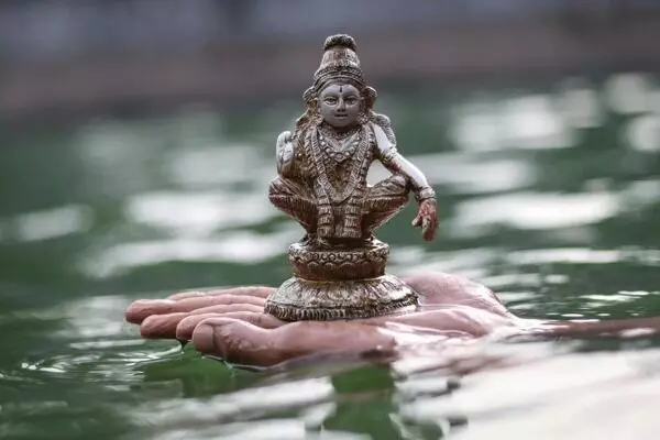 Lord Ayyappa Depicted in the Jnana Mudra: అయ్యప్ప జ్ఞాన ముద్రలో ఎందుకు ఉంటారు? Lord Ayyappa Depicted in the Jnana Mudra: అయ్యప్ప జ్ఞాన ముద్రలో ఎందుకు ఉంటారు?