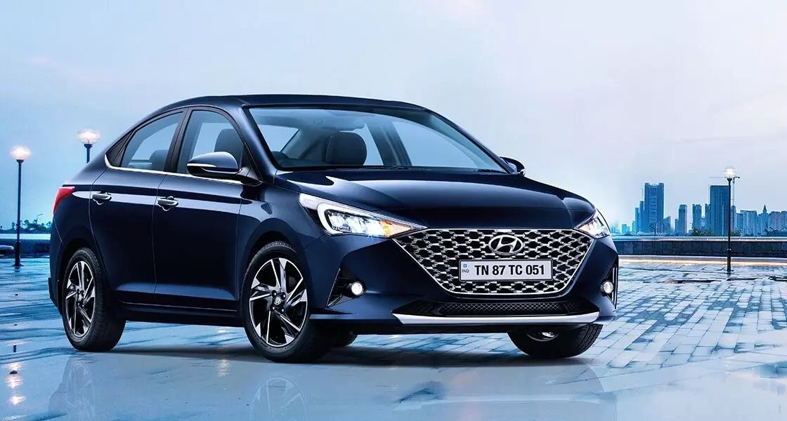 Hyundai Verna : హోండా సిటీకి స్టైలిష్ సవాల్.. హ్యుందాయ్ వెర్నా ఫేస్లిఫ్ట్ రాబోతోంది Hyundai Verna : హోండా సిటీకి స్టైలిష్ సవాల్.. హ్యుందాయ్ వెర్నా ఫేస్లిఫ్ట్ రాబోతోంది