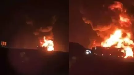 Horrific Road Accident in Saudi: సౌదీలో దారుణ రోడ్డు ప్రమాదం: ఉమ్రా యాత్రికుల బస్సు డీజిల్ ట్యాంకర్తో ఢీ ..మంటల్లో మొత్తం 45 మంది హైదరాబాదీలు మృతి Horrific Road Accident in Saudi: సౌదీలో దారుణ రోడ్డు ప్రమాదం: ఉమ్రా యాత్రికుల బస్సు డీజిల్ ట్యాంకర్తో ఢీ ..మంటల్లో మొత్తం 45 మంది హైదరాబాదీలు మృతి