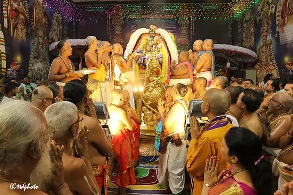 Goddess Saraswati Appears in a Grand Alankaram: హంస వాహనంపై సరస్వతి అలంకారంలో సిరుల‌త‌ల్లి