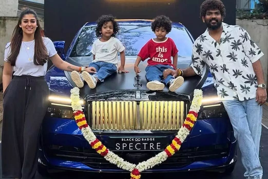 Vignesh Shivan Gifts ₹10-Crore Luxury Car to Nayanthara: నయనతారకు రూ.10 కోట్ల కారు గిప్ట్ ఇచ్చిన విఘ్నేశ్ శివన్ Vignesh Shivan Gifts ₹10-Crore Luxury Car to Nayanthara: నయనతారకు రూ.10 కోట్ల కారు గిప్ట్ ఇచ్చిన విఘ్నేశ్ శివన్