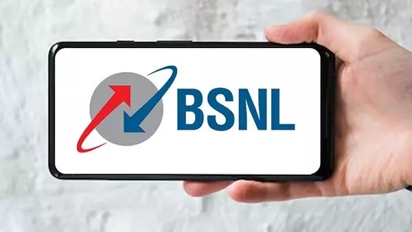 BSNL : పెరిగిన ఖర్చులు, మారిన లెక్కలు.. బీఎస్ఎన్ఎల్ రూ.1,357 కోట్ల నష్టం వెనుక అసలు కథ BSNL : పెరిగిన ఖర్చులు, మారిన లెక్కలు.. బీఎస్ఎన్ఎల్ రూ.1,357 కోట్ల నష్టం వెనుక అసలు కథ