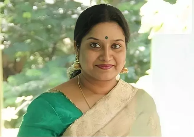 Senior Actress Tulasi: సినిమాలకు గుడ్ బై..ఈ జీవితం ఇక సాయిబాబాకే అంకితం Senior Actress Tulasi: సినిమాలకు గుడ్ బై..ఈ జీవితం ఇక సాయిబాబాకే అంకితం