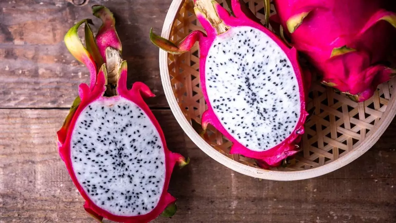 Eat Dragon Fruit in Winter: చలికాలంలో డ్రాగన్ ఫ్రూట్ తింటే ఏమవుతుందో తెలుసా.. ?