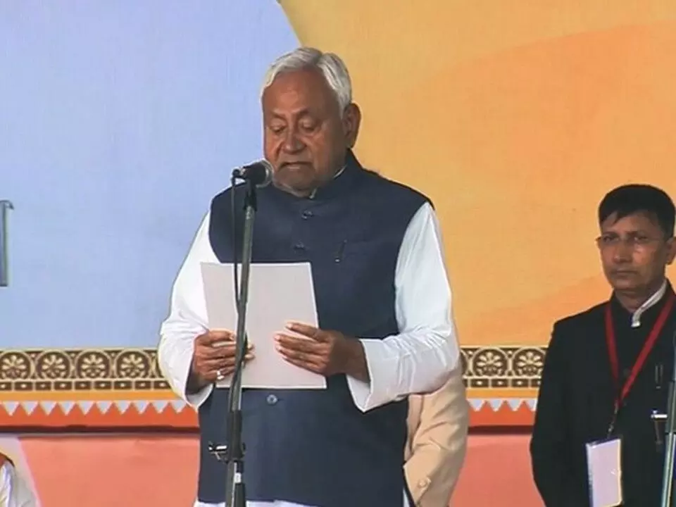 Nitish Kumar Takes Oath as Bihar CM for the 10th Time: పదోసారి బిహార్ సీఎంగా నితీశ్ కుమార్ ప్రమాణ స్వీకారం... ఎన్డీఏకు బంపర్ విజయం!