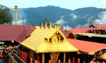 Alert for Sabarimala Devotees: శబరిమల భక్తులకు అలెర్ట్.. హైకోర్టు కీలక ఆదేశాలు Alert for Sabarimala Devotees: శబరిమల భక్తులకు అలెర్ట్.. హైకోర్టు కీలక ఆదేశాలు