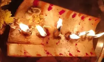 Poli Padyami: పోలి పాడ్యమి.. ఏమేం చేయాలో తెలుసా? Poli Padyami: పోలి పాడ్యమి.. ఏమేం చేయాలో తెలుసా?