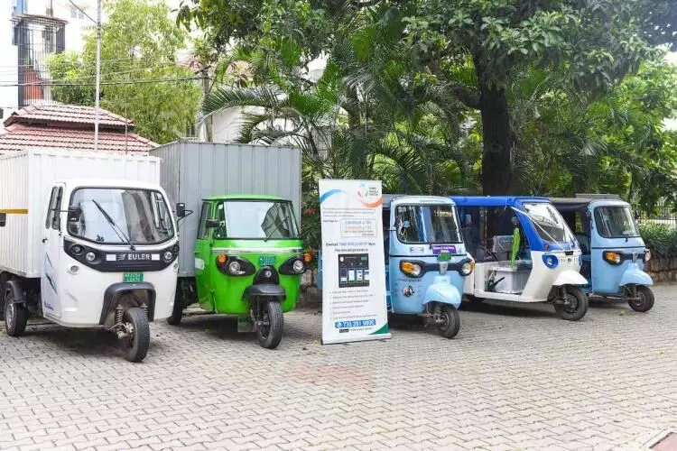 Electric Three Wheeler Sales : చైనాను వెనక్కి నెట్టి ఎలక్ట్రిక్ త్రీ-వీలర్ అమ్మకాల్లో రికార్డుల మోత మోగించిన భారత్ Electric Three Wheeler Sales : చైనాను వెనక్కి నెట్టి ఎలక్ట్రిక్ త్రీ-వీలర్ అమ్మకాల్లో రికార్డుల మోత మోగించిన భారత్