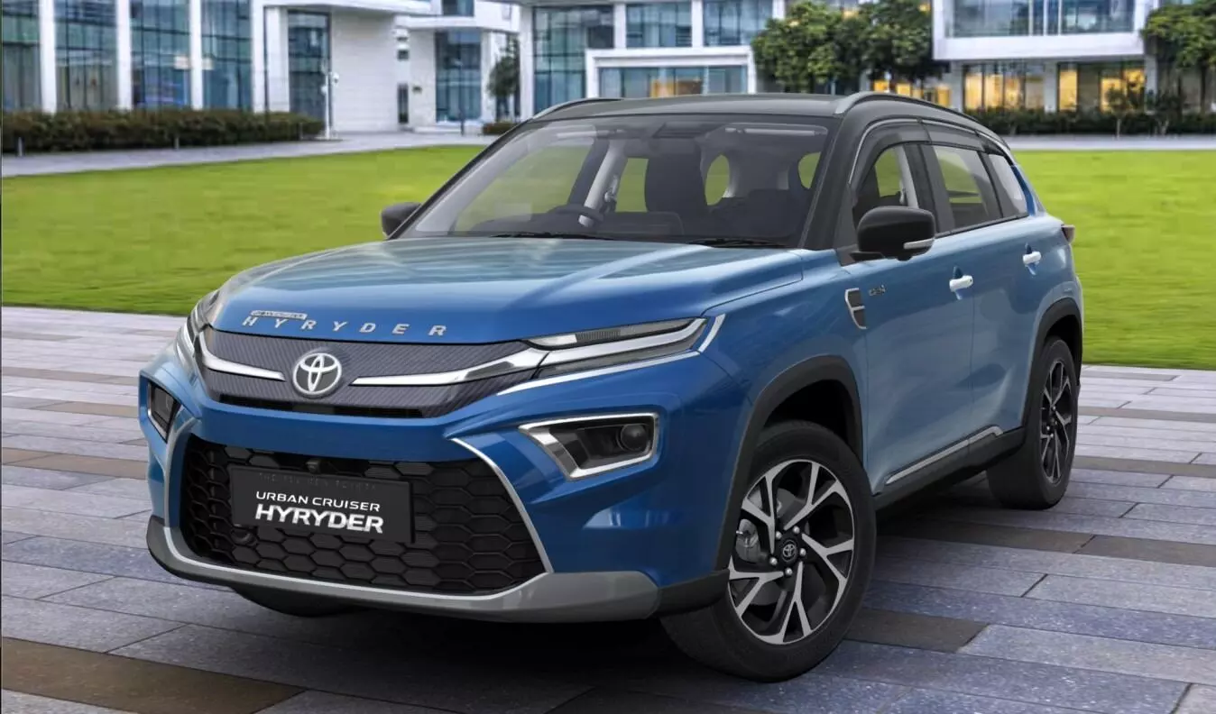 Toyota Recall : పెట్రోల్ ఉందో లేదో తెలియట్లేదు.. 11,500 కార్లు రీకాల్ చేసిన టయోటా