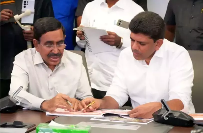 Minister Narayana in CRDA Meeting: ప్రభుత్వంపై విశ్వాసంతో భూములు ఇచ్చిన రైతులకు పూర్తి న్యాయం.. సీఆర్డీఏ సమావేశంలో మంత్రి నారాయణ స్పష్టత