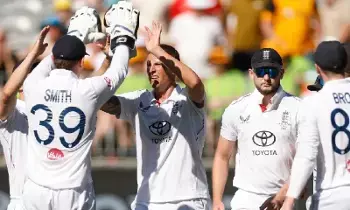 యాషెస్ సిరీస్.. 132 పరుగులకు ఆస్ట్రేలియా ఆలౌట్ యాషెస్ సిరీస్.. 132 పరుగులకు ఆస్ట్రేలియా ఆలౌట్