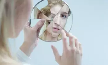 Broken Mirror Is Kept at Home: ఇంట్లో పగిలిన అద్దం ఉంటే ఏమవుతుంది.? Broken Mirror Is Kept at Home: ఇంట్లో పగిలిన అద్దం ఉంటే ఏమవుతుంది.?