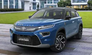 Toyota Recall : పెట్రోల్ ఉందో లేదో తెలియట్లేదు.. 11,500 కార్లు రీకాల్ చేసిన టయోటా Toyota Recall : పెట్రోల్ ఉందో లేదో తెలియట్లేదు.. 11,500 కార్లు రీకాల్ చేసిన టయోటా