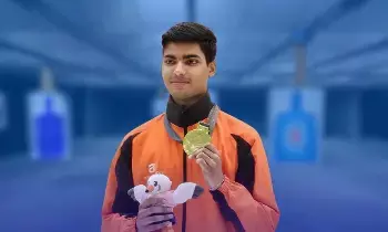 Abhinav Deshwal Wins Gold Medal: డెఫ్లింపిక్స్లో మెరిసిన భారత షూటర్.. అభినవ్ దేశ్వాల్కు స్వర్ణ పతకం Abhinav Deshwal Wins Gold Medal: డెఫ్లింపిక్స్లో మెరిసిన భారత షూటర్.. అభినవ్ దేశ్వాల్కు స్వర్ణ పతకం
