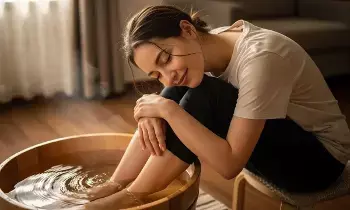 Health Secret: ఆరోగ్య రహస్యం: గోరువెచ్చని నీటిలో పాదాలను నానబెట్టడం వల్ల ఎన్ని ప్రయోజనాలో..