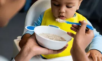 Babies Start Solid Food: పిల్లలకు సాలిడ్ ఫుడ్ ఎపుడు.. ఎలా అలవాటు చెయ్యాలి.?