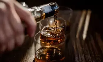 Old Monk Rum : 71 ఏళ్ల చరిత్ర.. ధర కేవలం రూ.355.. ఈ ఇండియన్ రమ్ ఎందుకంత ఫేమస్? Old Monk Rum : 71 ఏళ్ల చరిత్ర.. ధర కేవలం రూ.355.. ఈ ఇండియన్ రమ్ ఎందుకంత ఫేమస్?