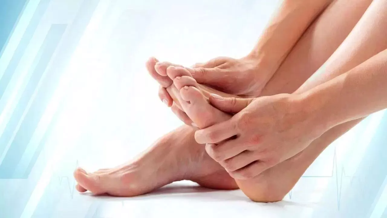 Cold Weather Causing Cracked Hands and Feet: చలికాలంలో చేతులు, కాళ్ల తిమ్మిరా..? కారణాలివే.. ఇంట్లోనే పరిష్కారాలు!