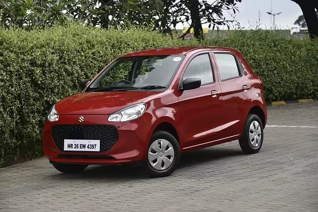 Top 5 Cheapest Cars : బడ్జెట్ రూ.5 లక్షలా? తక్కువ ధరలో ఎక్కువ మైలేజ్ ఇచ్చే టాప్ 5 కార్లు ఇవే